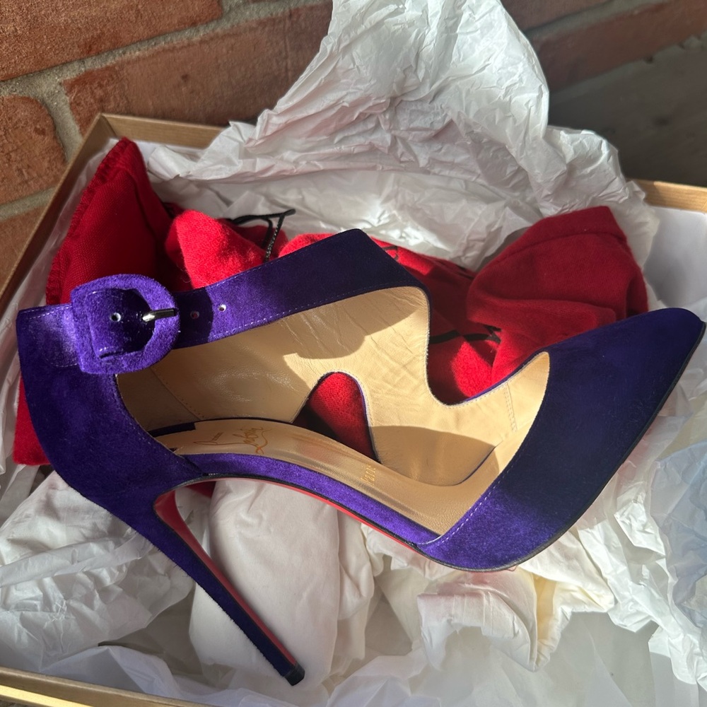 Christian Louboutin Sharpeta 100 Suede Pumps 37.5